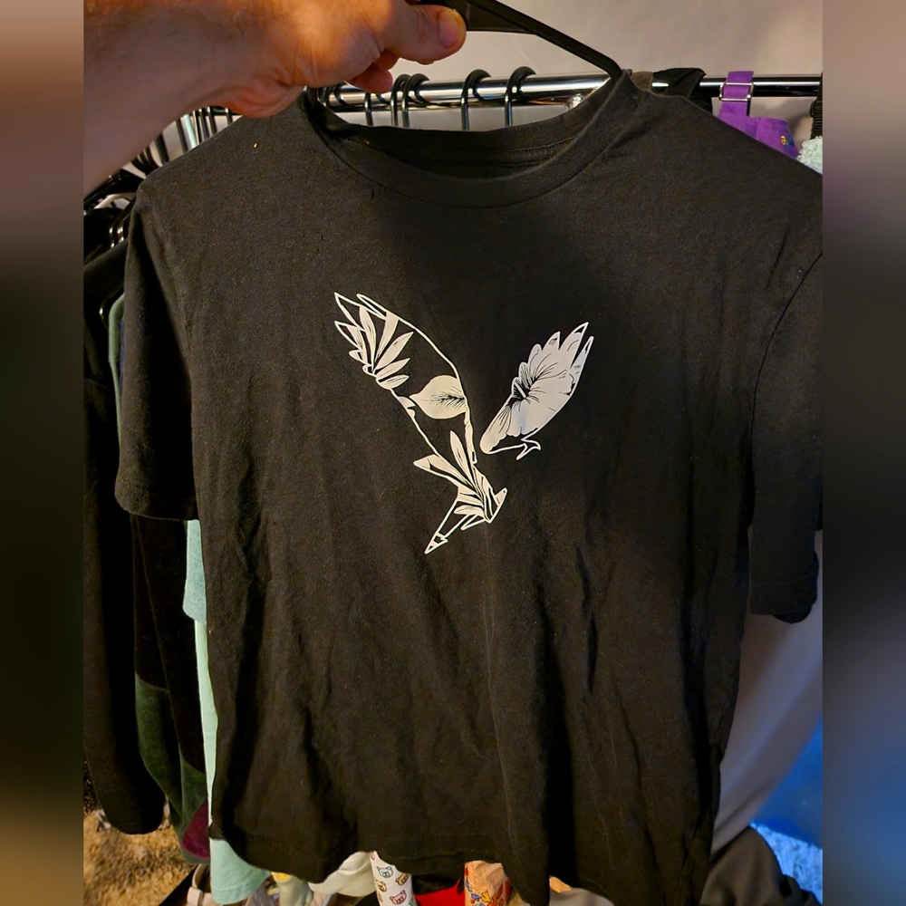 American Eagle Outfitters bird flying shirt i guess